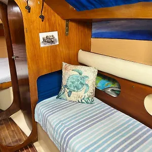  Hotel en barco Hermes
